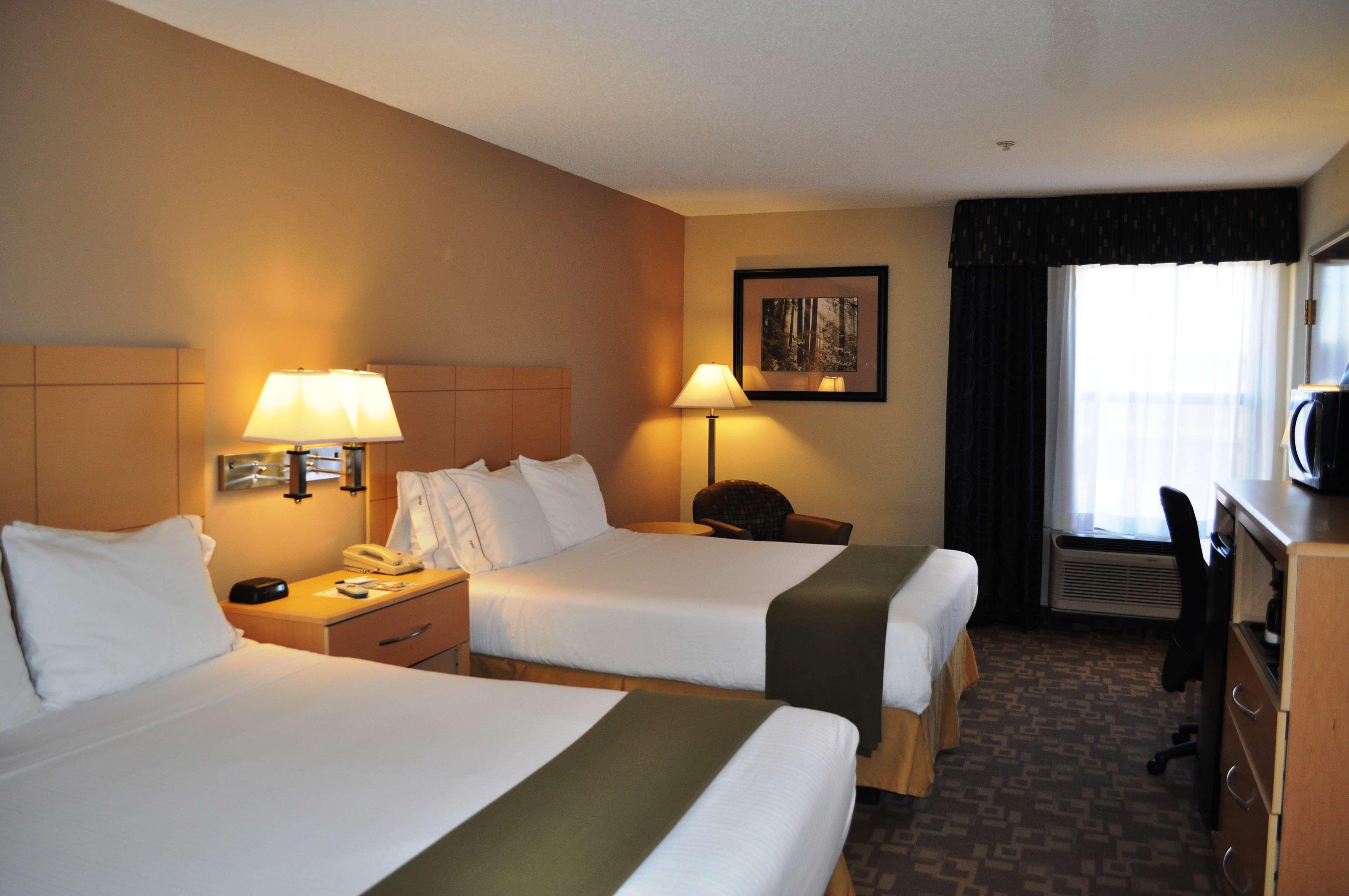 Surestay Plus Hotel By Best Western Roanoke Rapids I-95 Rum bild