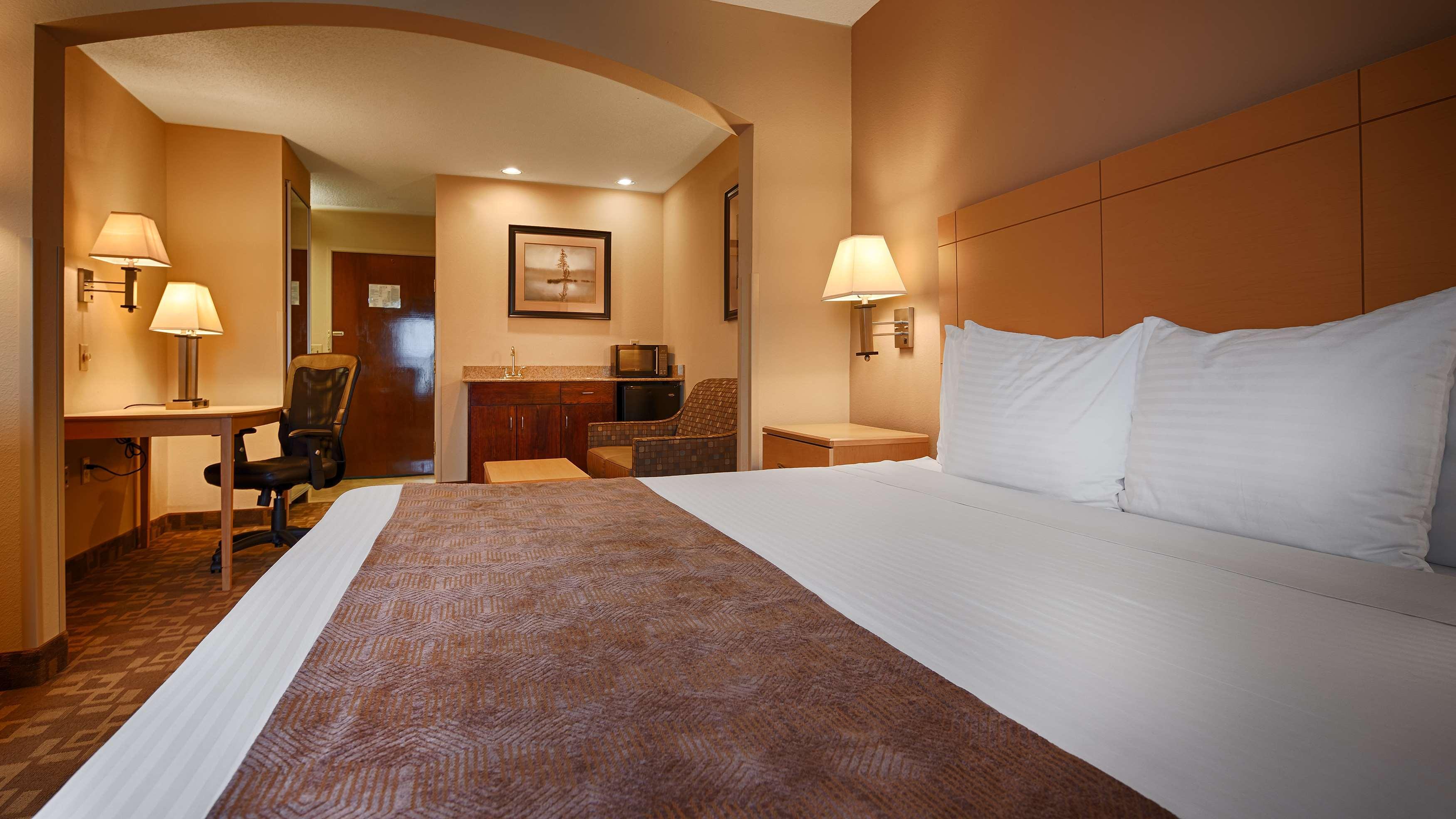 Surestay Plus Hotel By Best Western Roanoke Rapids I-95 Rum bild