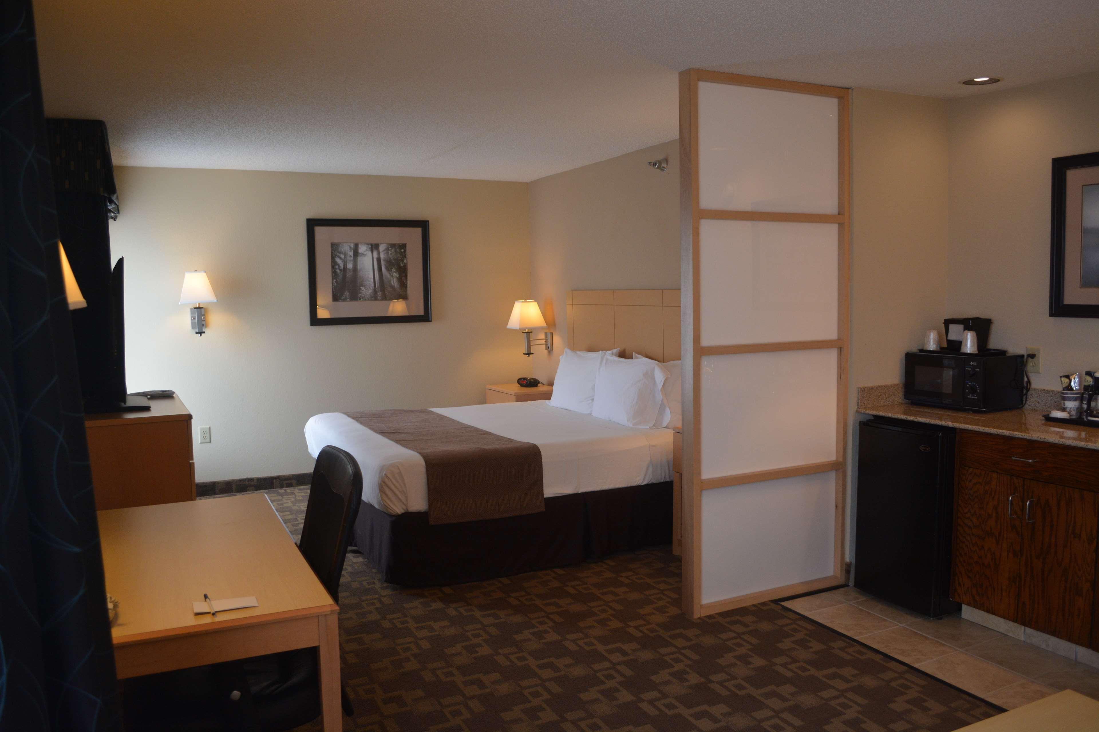 Surestay Plus Hotel By Best Western Roanoke Rapids I-95 Rum bild