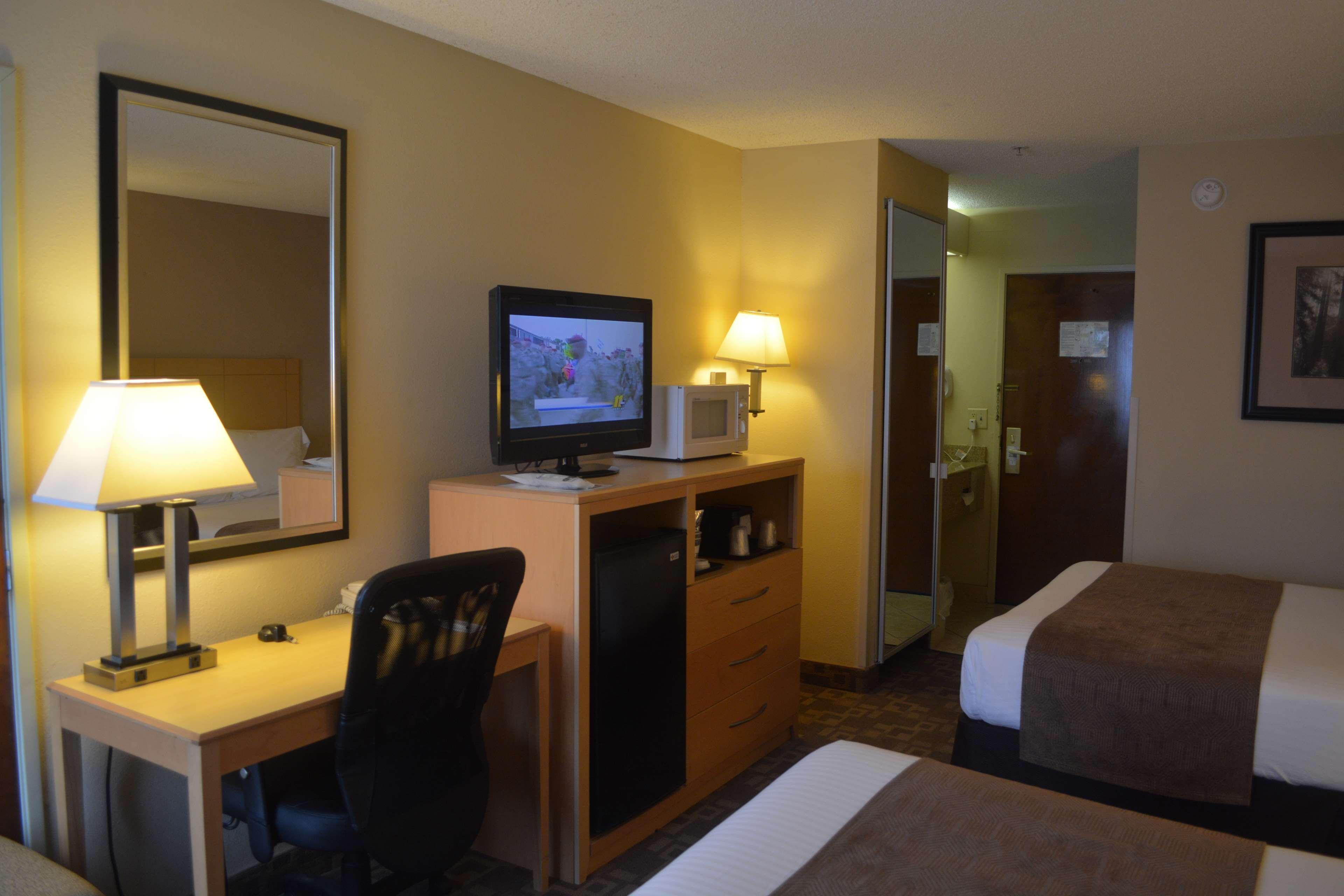 Surestay Plus Hotel By Best Western Roanoke Rapids I-95 Rum bild