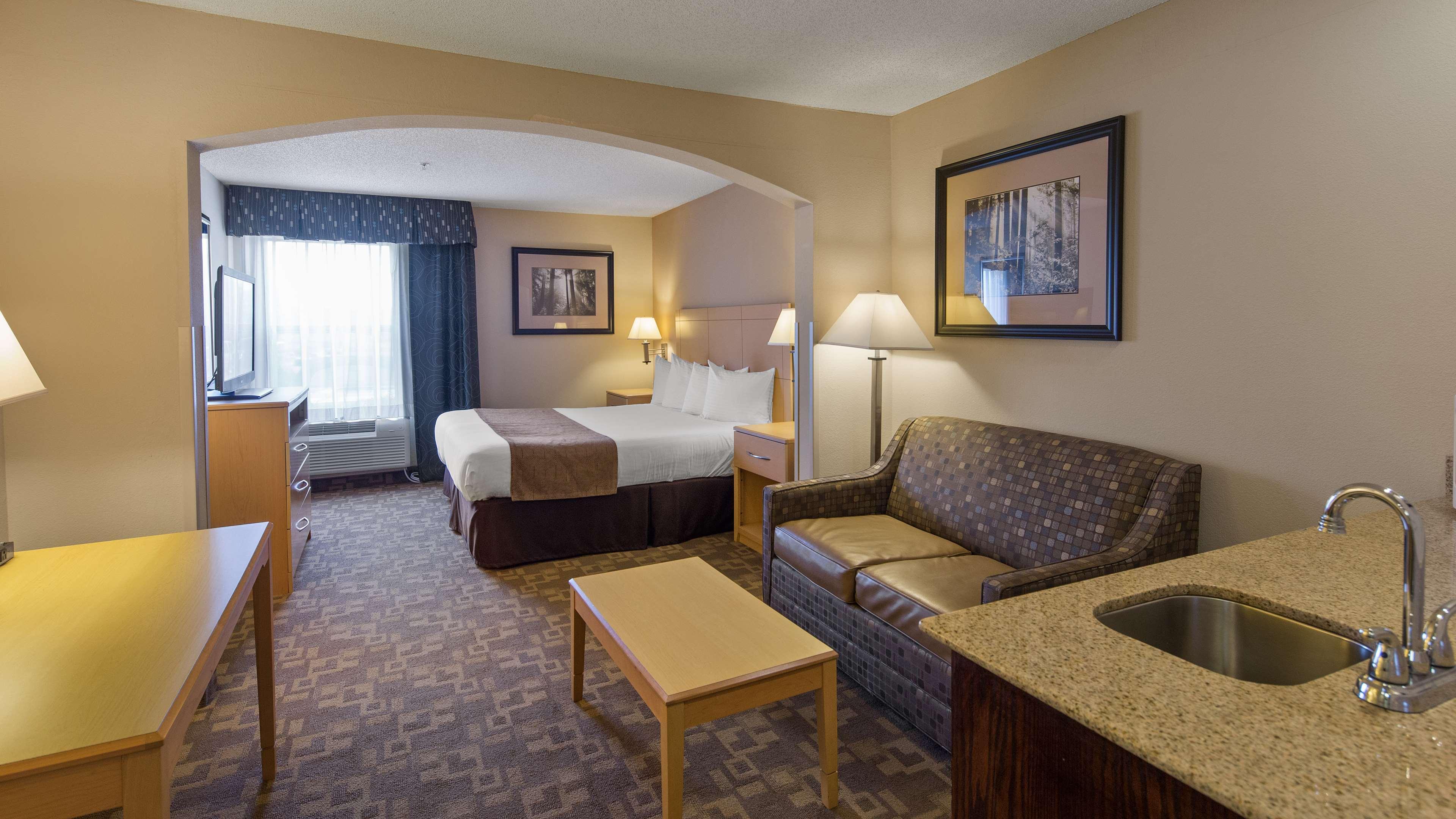 Surestay Plus Hotel By Best Western Roanoke Rapids I-95 Rum bild